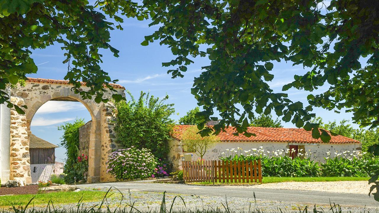 לינה וארוחת בוקר Le Boupère Domaine De La Courillere מראה חיצוני תמונה